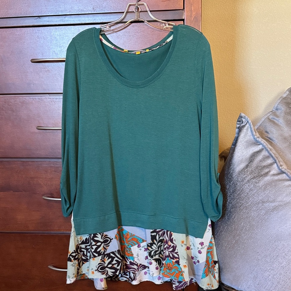 Anthropologie little yellow button brand Teal Floral Hem Women's Top